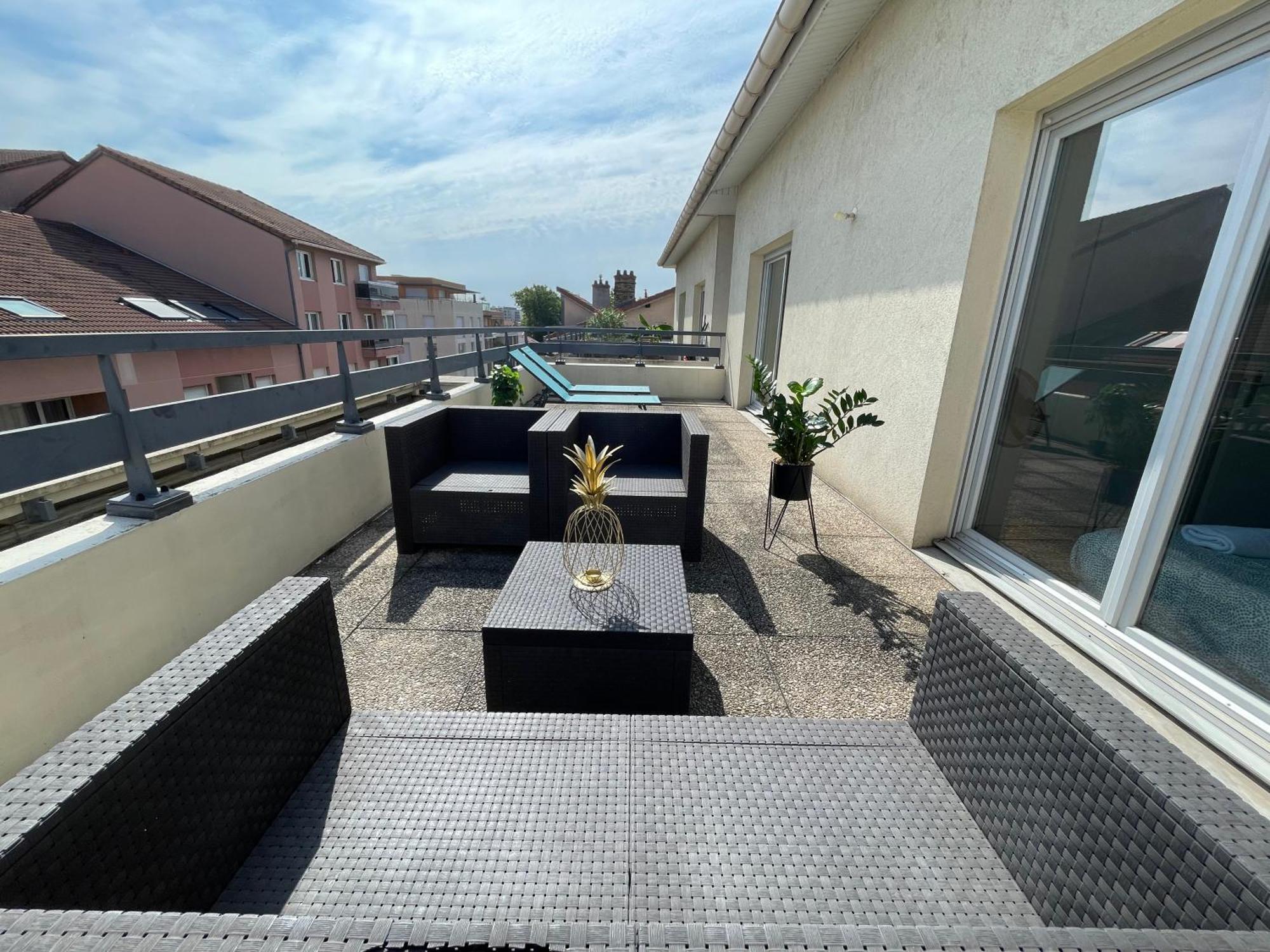 Bngo I Immense Rooftop Lyon I 2 Chambres, 4 Places Parkings, 2 Immenses Terrasses, 8 Personnes Exterior foto