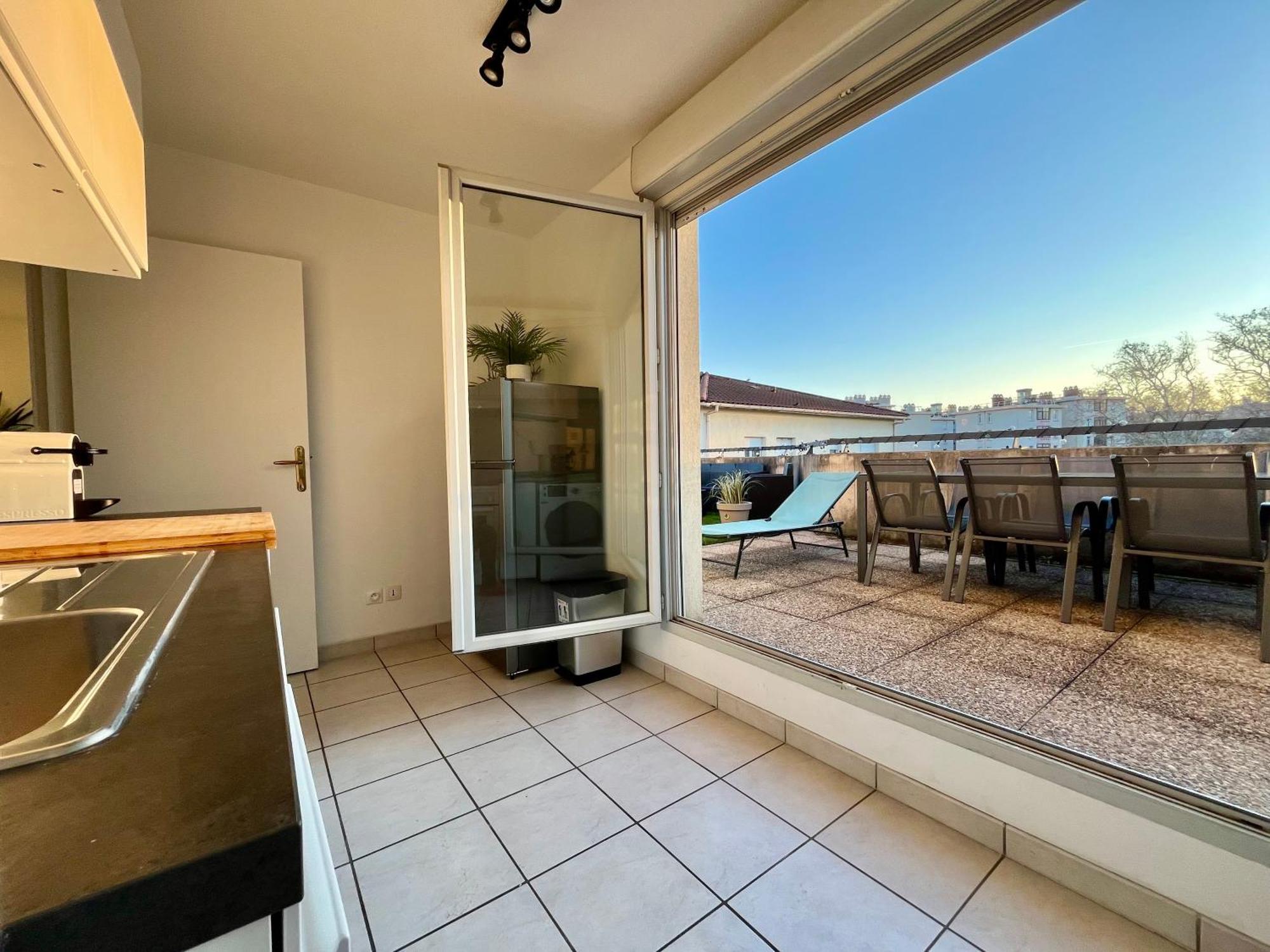 Bngo I Immense Rooftop Lyon I 2 Chambres, 4 Places Parkings, 2 Immenses Terrasses, 8 Personnes Exterior foto