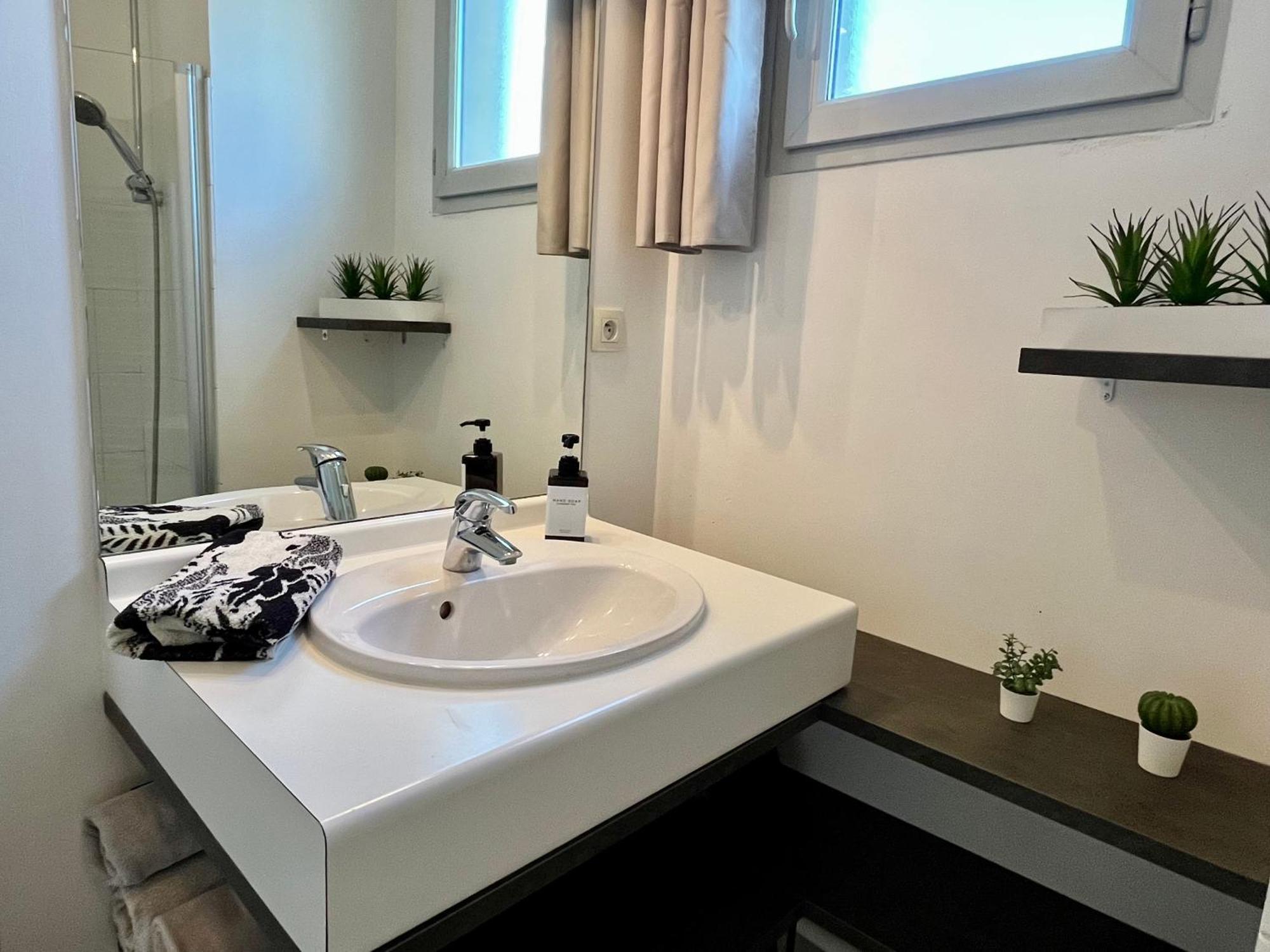 Bngo I Immense Rooftop Lyon I 2 Chambres, 4 Places Parkings, 2 Immenses Terrasses, 8 Personnes Exterior foto